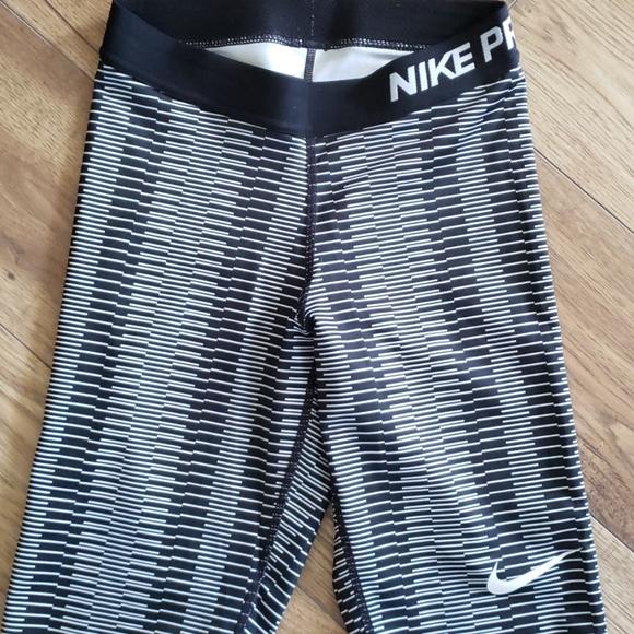 Tights - Picture 2 of 2